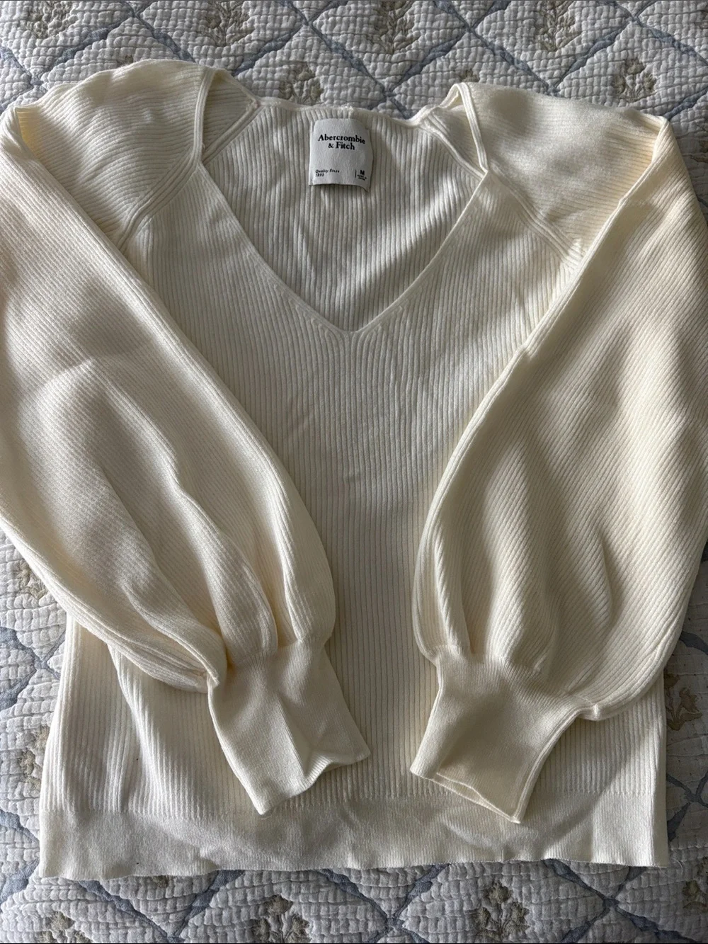 Abercrombie & Fitch Ivory V-Neck Ribbed Balloon-Sleeve Sweater